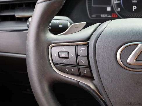 Used 2024 Lexus ES 350 w/ Premium Package image 17