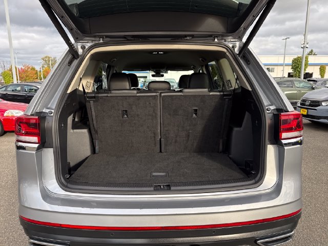 Used 2025 Volkswagen Atlas SE AWD/4WD image 13