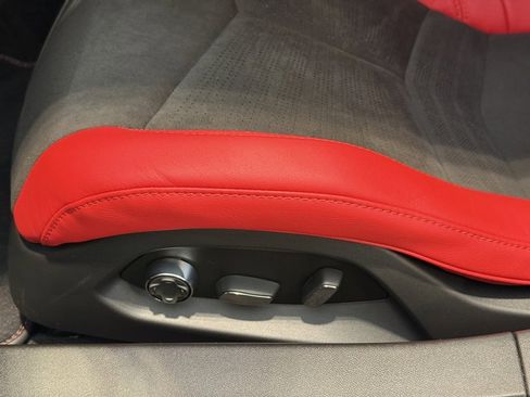 New 2025 Chevrolet Corvette Stingray Preferred Cpe w/ Z51 Performance Package image 15