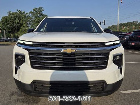 Used 2024 Chevrolet Traverse LT FWD image 8