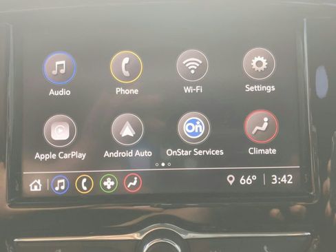 Used 2021 Chevrolet Traverse LS image 25