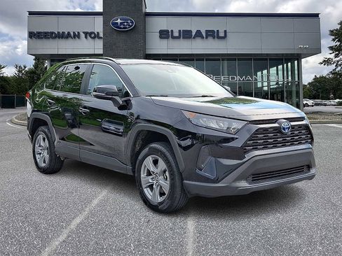Used 2022 Toyota RAV4 LE image 1