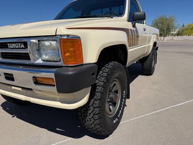 Used 1987 Toyota Pickup 4x4 Regular Cab image 13
