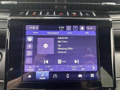 Used 2025 Jeep Grand Cherokee Altitude image 13