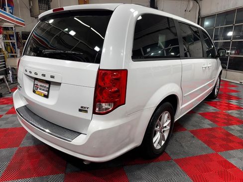 Used 2016 Dodge Grand Caravan SXT image 7
