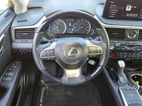 Used 2022 Lexus RX 450h AWD w/ Luxury Package image 29