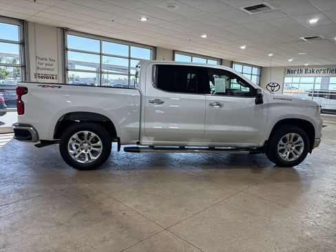 Used 2022 Chevrolet Silverado 1500 LTZ w/ LTZ Premium Package AWD/4WD image 3