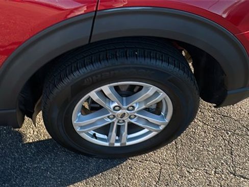 Certified 2023 Ford Explorer XLT w/ Equipment Group 202A image 28