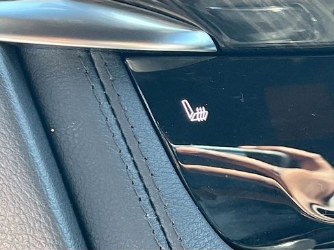 Used 2022 Cadillac XT6 Premium Luxury w/ Technology Package image 17