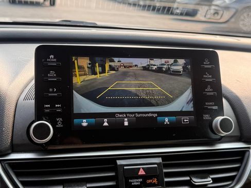 Used 2020 Honda Accord Touring image 29