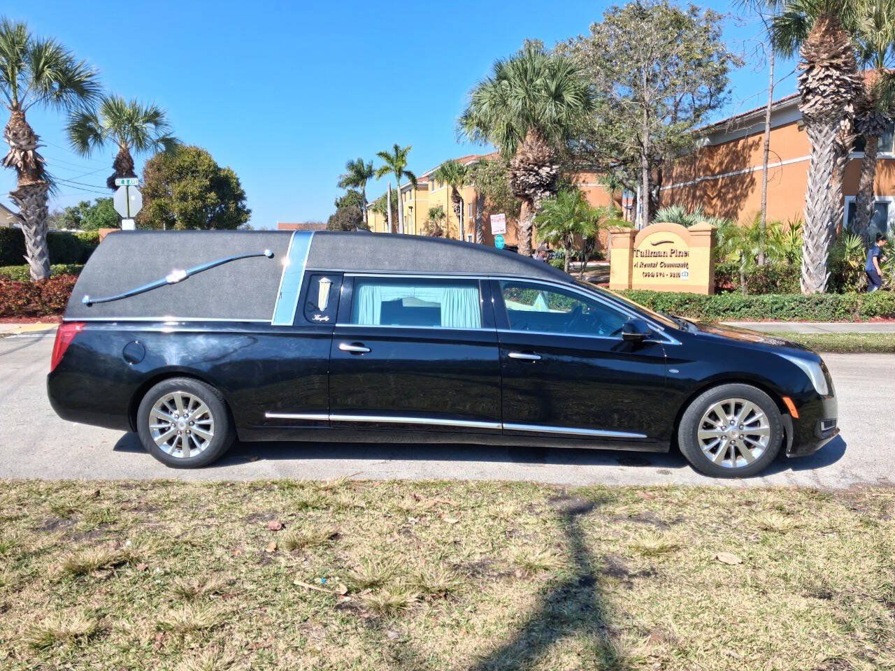 Used 2014 Cadillac XTS Hearse FWD image 5