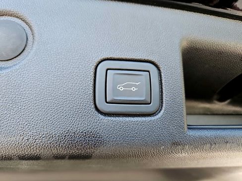 Used 2024 Chevrolet Equinox LT AWD/4WD image 30
