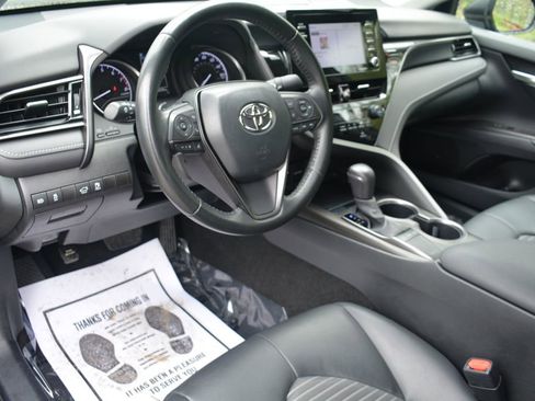 Used 2023 Toyota Camry SE FWD image 10