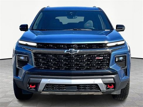 Used 2024 Chevrolet Traverse Z71 w/ Enhanced Driving Package image 2