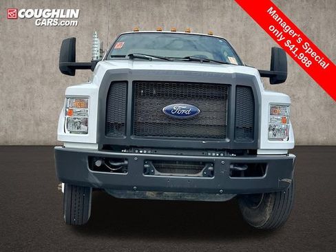 Used 2019 Ford F750 2WD Regular Cab Super Duty image 2