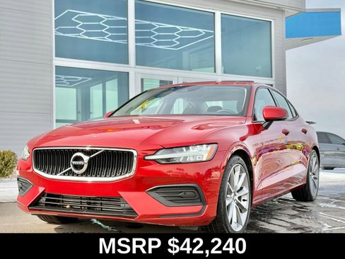Used 2019 Volvo S60 T5 Momentum image 2