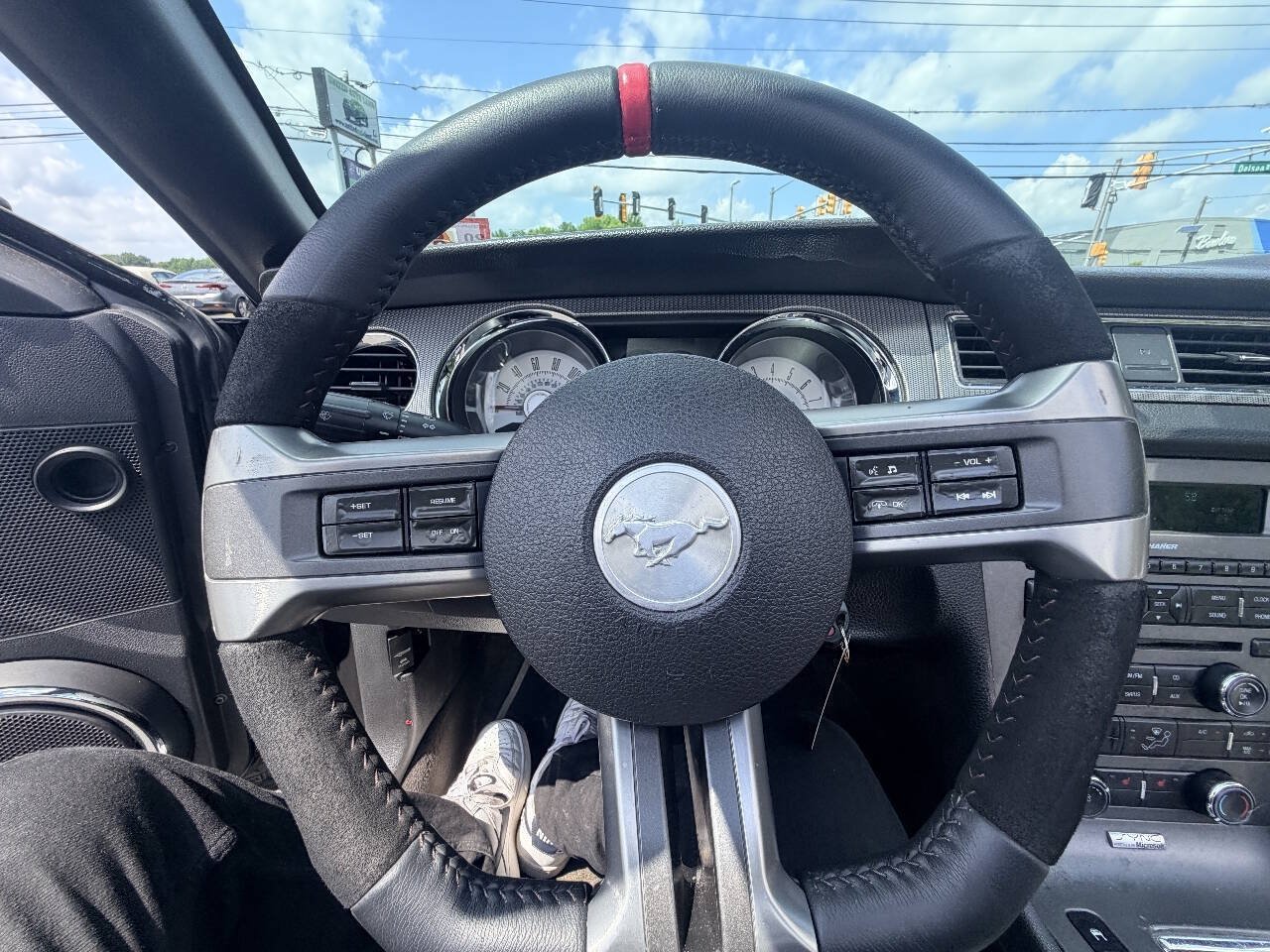 Used 2010 Ford Mustang GT Premium RWD image 29