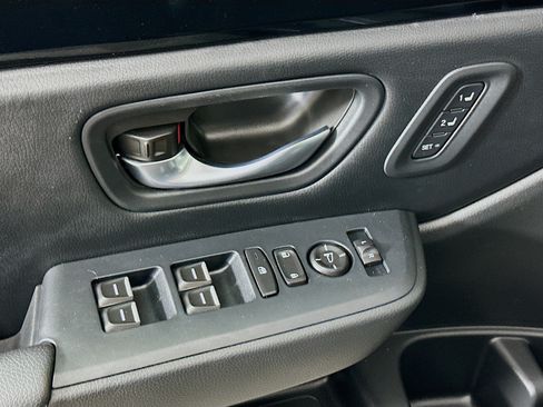 Used 2025 Honda Pilot EX-L image 15