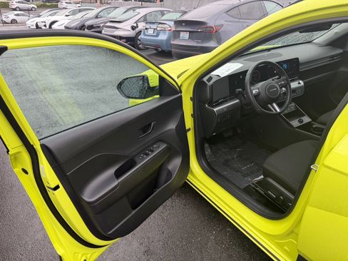 Used 2024 Hyundai Kona SEL image 9