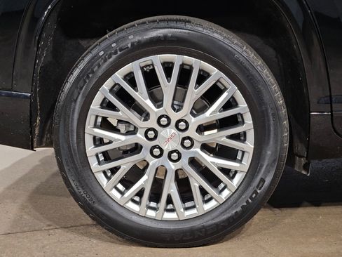 Used 2024 GMC Acadia Denali AWD/4WD image 17
