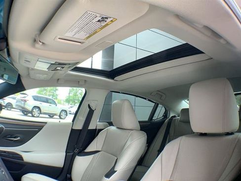 Certified 2024 Lexus ES 300h Ultra Luxury image 22