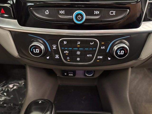 Used 2020 Chevrolet Traverse LT w/ LT Premium Package FWD image 20