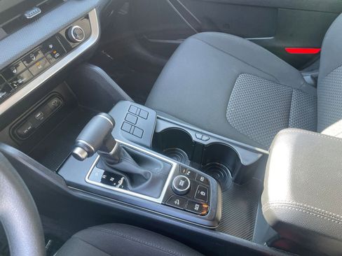 Used 2025 Kia Sportage LX image 41