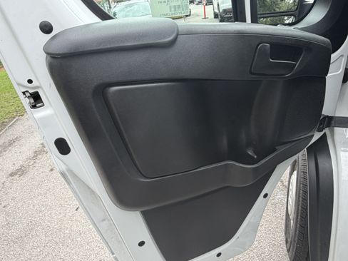 Used 2025 RAM ProMaster 2500 w/ U-Haul Equipment Group FWD image 7