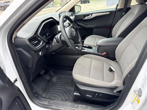 Used 2020 Ford Escape SE image 14