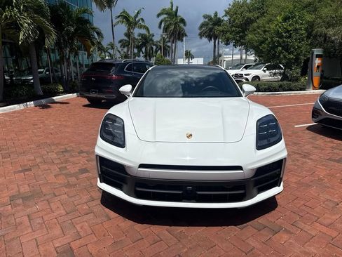 Used 2025 Porsche Panamera RWD image 14