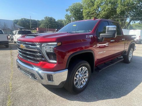 Used 2024 Chevrolet Silverado 2500 LTZ w/ LTZ Premium Package AWD/4WD image 9