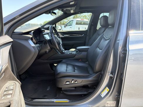 Used 2020 Cadillac XT5 Premium Luxury w/ LPO, Floor Liner Package AWD/4WD image 14