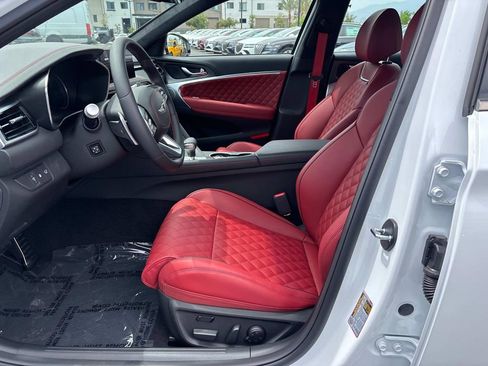 Used 2025 Genesis G70 3.3T Advanced w/ Sport Prestige Package image 32