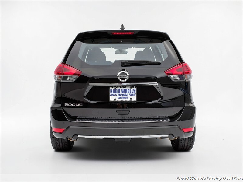 Used 2018 Nissan Rogue S FWD image 6