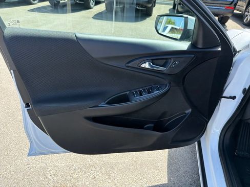 Used 2022 Chevrolet Malibu LT FWD image 15