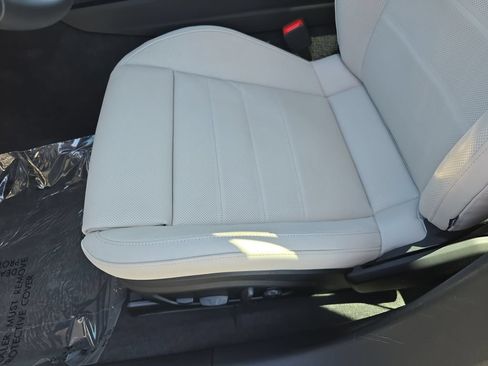Used 2025 Porsche Panamera 4 AWD/4WD image 32