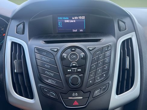 Used 2013 Ford Focus SE FWD image 24