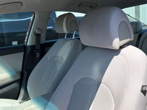 Used 2016 Hyundai Sonata SE image 12