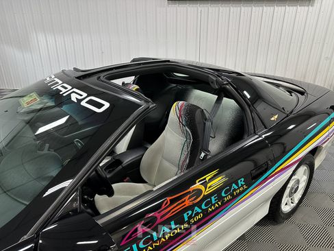 Used 1993 Chevrolet Camaro Z28 RWD image 42
