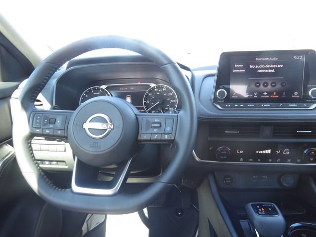 Used 2024 Nissan Rogue SV w/ SV Premium Package FWD image 16