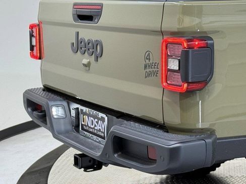 New 2025 Jeep Gladiator Willys image 8