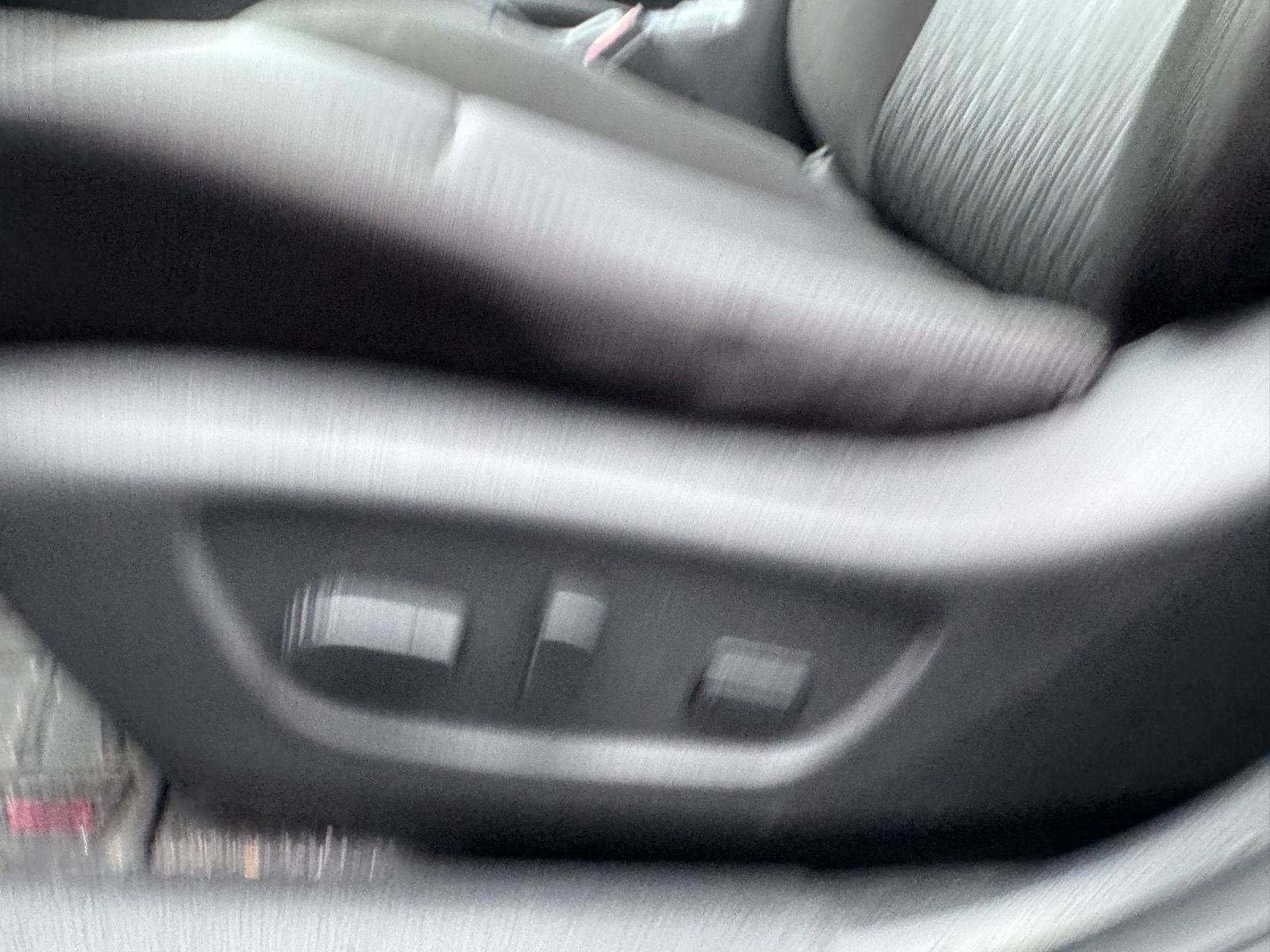 Used 2020 Nissan Rogue SV AWD/4WD image 13