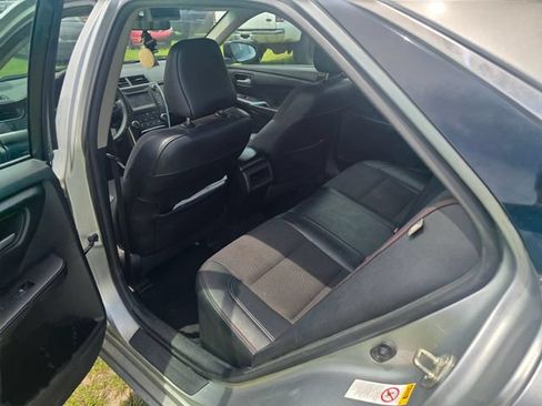Used 2017 Toyota Camry SE FWD image 21