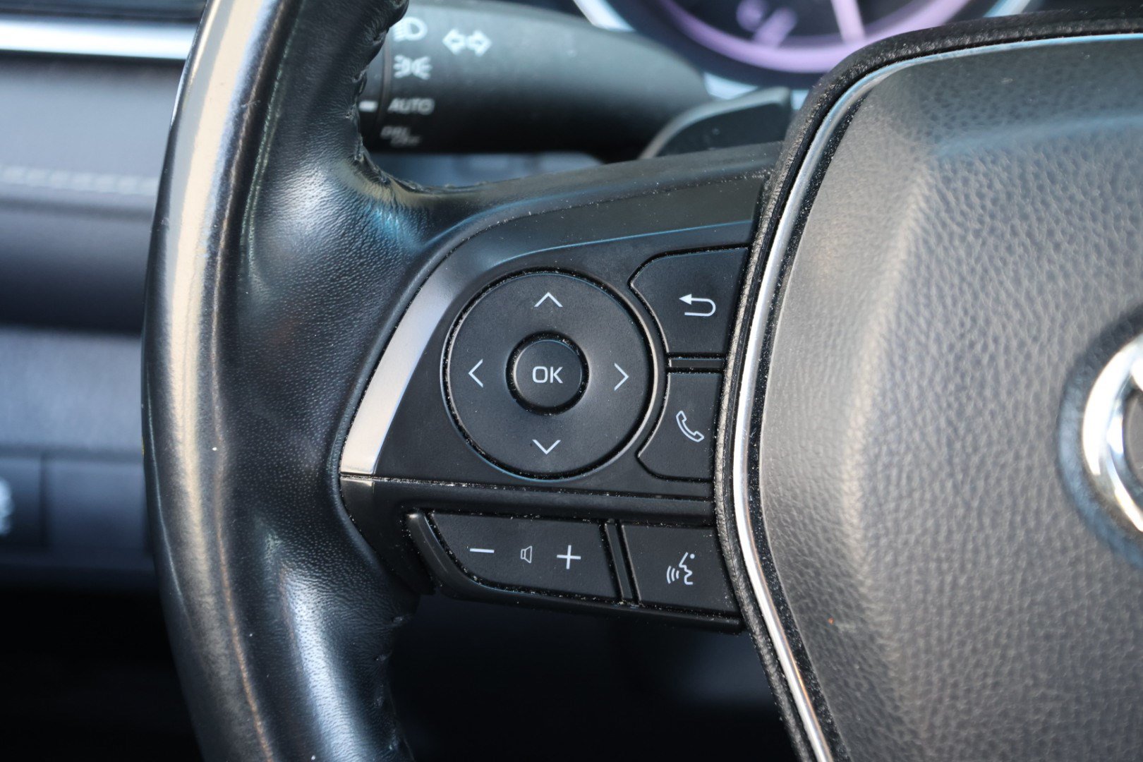 Used 2018 Toyota Camry SE FWD image 25