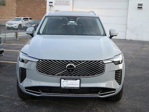 New 2026 Volvo XC90 B6 Plus w/ Protection Package Premier image 5