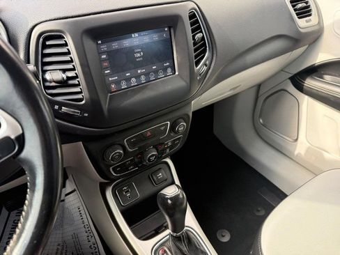Used 2019 Jeep Compass Latitude w/ Popular Equipment Group FWD image 25