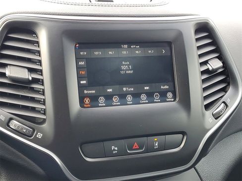 Used 2020 Jeep Cherokee Latitude Lux w/ Quick Order Package 26H Lux image 22