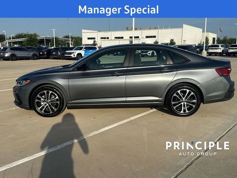 New 2025 Volkswagen Jetta Sport image 9