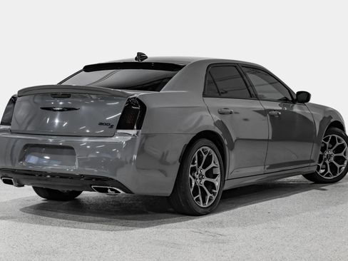 Used 2017 Chrysler 300 S w/ S Model Appearance Package RWD image 6