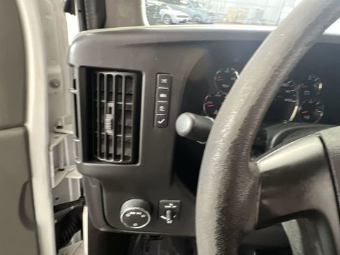 Used 2012 Chevrolet Express 1500 image 15
